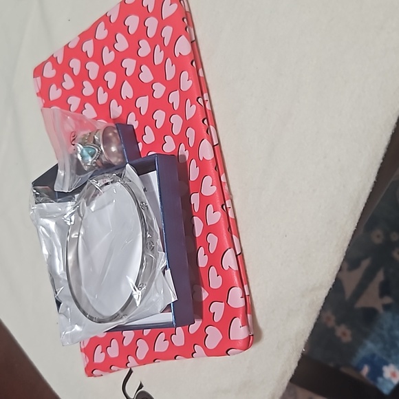 4 pc gift bundle - Picture 7 of 10